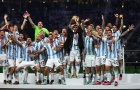 Messi ngất ngây trên đỉnh vinh quang với cúp vàng Thế giới