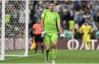 FIFA cấm thủ môn dùng tiểu xảo khi bắt penalty