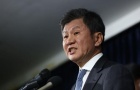 Sếp lớn Hàn Quốc không từ chức, CĐV gửi vòng hoa tang
