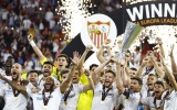 Khoảnh khắc Sevilla lần thứ 7 ẵm cúp Europa League