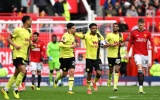 TRỰC TIẾP Man United 1-1 Burnley (KT): Cầm vàng lại để vàng rơi 