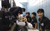 Tuyển Futsal Thái phải dùng toilet làm phòng thay đồ