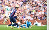 Lewandowski nổ cú đúp, Barca trút giận trên sân nhà