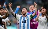 Martinez leo lên bàn, Messi cởi trần quậy tưng bừng sau chiến thắng