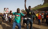 CĐV Senegal 'đi bão' mừng đội nhà vào vòng 1/8 World Cup