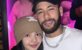 Lisa (BlackPink) gây sốt với bức hình chụp chung cùng Neymar