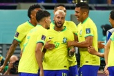 Brazil mở đại tiệc bàn thắng, tiễn Hàn Quốc khỏi bong da