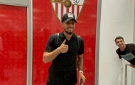 Alex Telles đã có mặt ở Sevilla