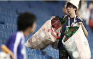 CĐV Nhật Bản dọn rác ở khán đài sau chiến thắng trước đội Đức
