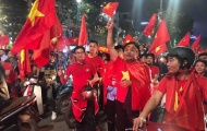 Phó Thủ tướng, sao Việt và NHM đi 'bão' mừng chiến tích của U23 Việt Nam