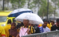 Đại chiến Việt Nam vs Malaysia: Bukit Jalil 'thất thủ' vì mưa lớn