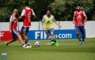 'Cửa sống' hé mở, Messi tập luyện cật lực