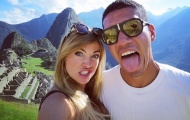 Sao Man United đưa bạn gái cực xinh “lên đỉnh” tận Peru