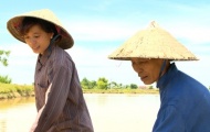 Kỷ lục gia Nguyễn Thị Huyền tiếp tục cuộc đua với “ruộng đồng”