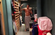 Điểm tin hậu trường 20/02: Neymar cởi trần khoe thân hình “chuẩn men”; Hot girl Andrea hứa “thưởng nóng” cho Futsal Việt Nam