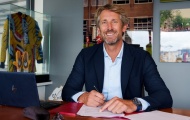 CHÍNH THỨC! Van der Sar ký hợp đồng 3 năm