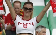 Nữ fan cuồng Ba Lan đốt cháy khán đài