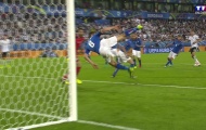 Pha cứu thua trước vạch vôi của hậu vệ Italy