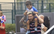 Lionel Messi vui vẻ đưa con đến trường