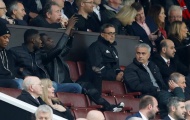 Mourinho ngăn cấm học trò chụp ảnh