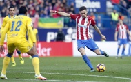 Saul sút bay nỗ lực của Las Palmas, giúp Atletico áp sát top 4 La Liga