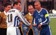 Ronaldo vs Zidane trong trận Ngôi sao châu Âu gặp Ngôi sao Thế giới năm 1997