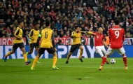 Robben ghi bàn mô-típ cũ, Arsenal bị 'troll' không thương tiếc