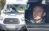 Chùm ảnh: Rooney được đưa tới sân tập bằng xe chở hàng