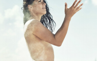 Ali Krieger - nữ hậu vệ thích nude của tuyển Mỹ