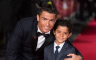 Ronaldo tự hào vì con trai bỏ ăn để chơi bóng