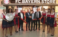 Các 'sếp lớn' tề tựu đầy đủ trong ngày Bayern Munich khai trương cửa hàng lưu niệm