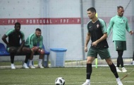 Ronaldo mở khóa dạy ghi bàn trên sân tập Bồ Đào Nha