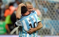 Quên Messi đi, Argentina cần đổ máu và Mascherano thủ lĩnh hơn
