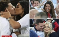 Sau khi hạ Colombia, đội Anh ào lên khán đài ôm hôn vợ con, chia sẻ niềm vui chiến thắng