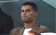 Dybala bị đối thủ đánh, Ronaldo phản ứng lạ trên khán đài 