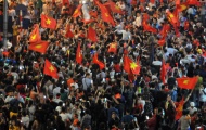 Báo châu Á choáng ngợp trước cách ăn mừng của CĐV Việt Nam