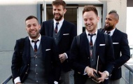 Dàn sao Barca cười 'như được mùa' khi hạ cánh tại Madrid