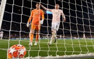 Mắc lỗi tai hại, De Gea phản ứng 'không thể tin nổi' sau trận Barca