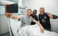 Casillas lạc quan selfie bất chấp nỗi lo phải treo găng vì bệnh tim