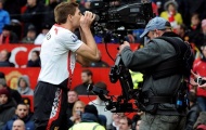 10 hình ảnh ấn tượng nhất lịch sử cặp trận M.U - Liverpool: 'Mr. Camera'; 'Đóa hồng' rực sáng