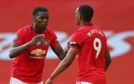 Lỡ chân phá Pogba, Martial đãng trí bị nhân viên Man United nhắc nhở