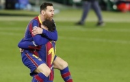 Ghi bàn sau 2 phút vào sân, Messi áp sát thành tích của Suarez