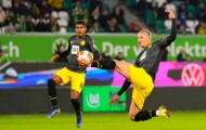 Haaland bay người, Dortmund lên đỉnh Bundesliga