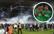 Khung cảnh bạo loạn điên rồ, CĐV tấn công cầu thủ khi đội nhà rớt hạng Ligue 1