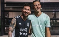 Cầu thủ Argentina xăm chữ ký Messi lên tay