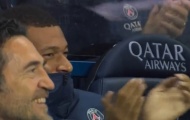 Phản ứng của Mbappe khi Messi đá phạt thành bàn