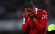 Cựu sao Man Utd đặt dấu hỏi cho phản ứng thái quá của Varane