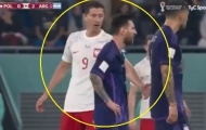 Khoảnh khắc Messi làm ngơ Lewandowski