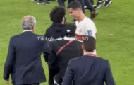 Khoảnh khắc gây tranh cãi của Ronaldo trong ngày chia tay World Cup