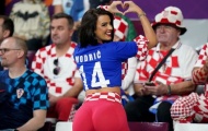 Ivana Knoll bốc lửa cổ vũ Croatia ở trận tranh hạng Ba